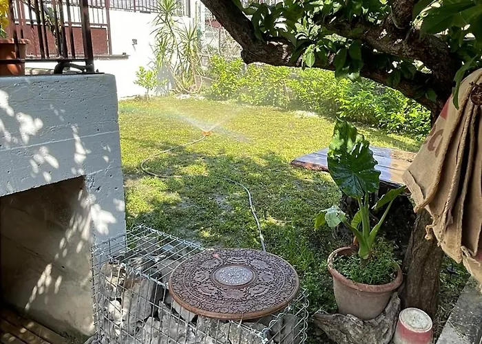 Casa indipendente con giardino privato e posto macchina gratuito