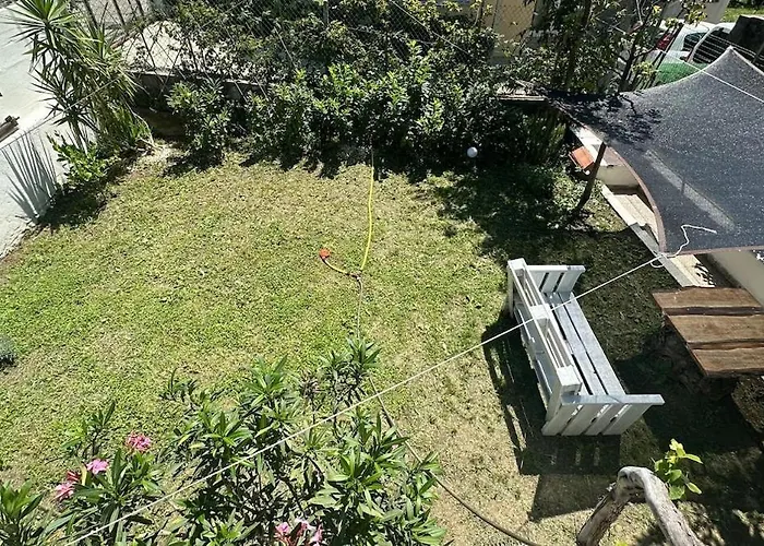 Casa indipendente con giardino privato e posto macchina gratuito